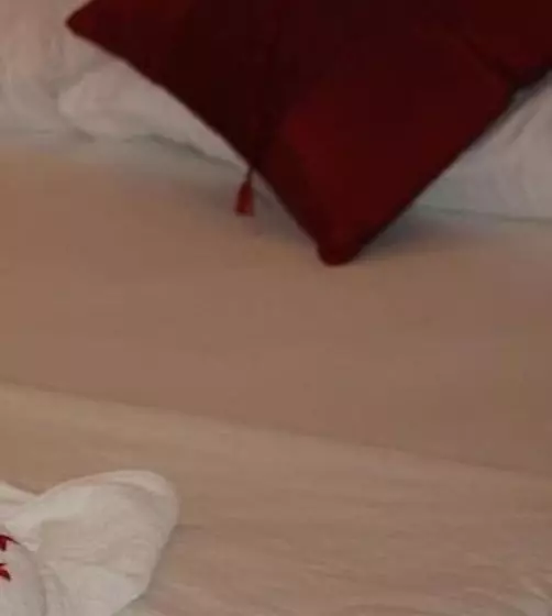 هتل Rasdhoo Coralville