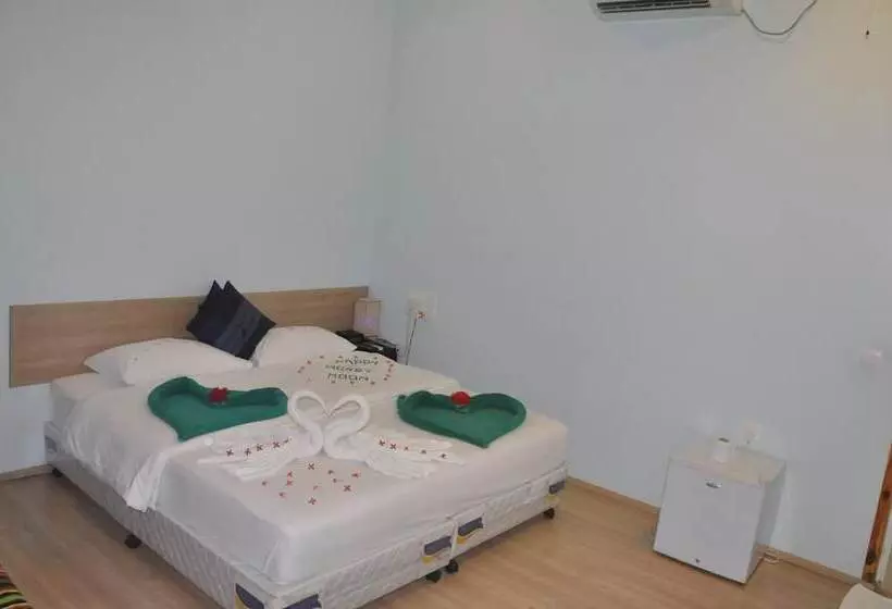 هتل Rasdhoo Coralville