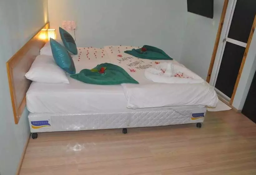 هتل Rasdhoo Coralville