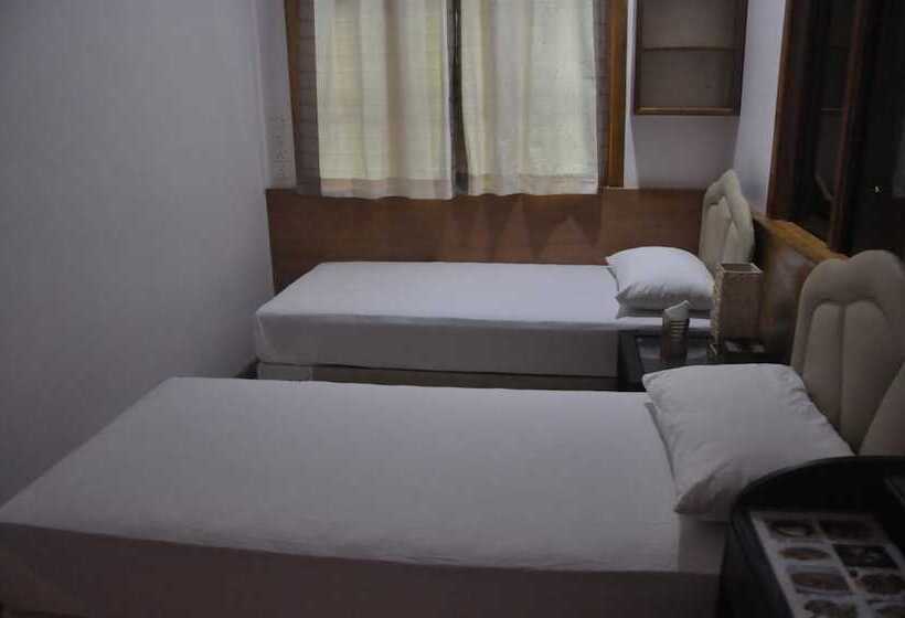 호텔 Rasdhoo Coralville