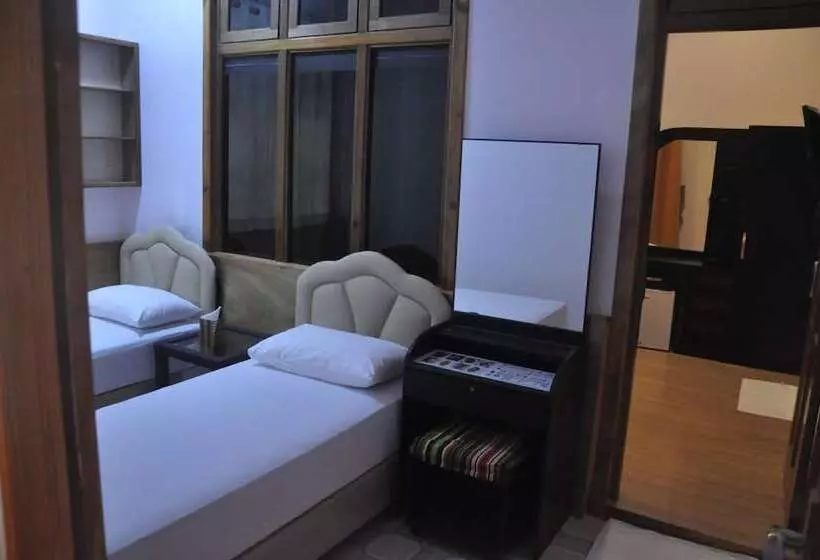 هتل Rasdhoo Coralville