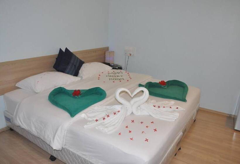 호텔 Rasdhoo Coralville