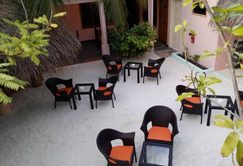 호텔 Rasdhoo Coralville