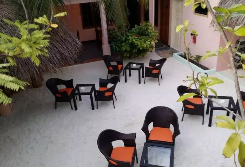 هتل Rasdhoo Coralville