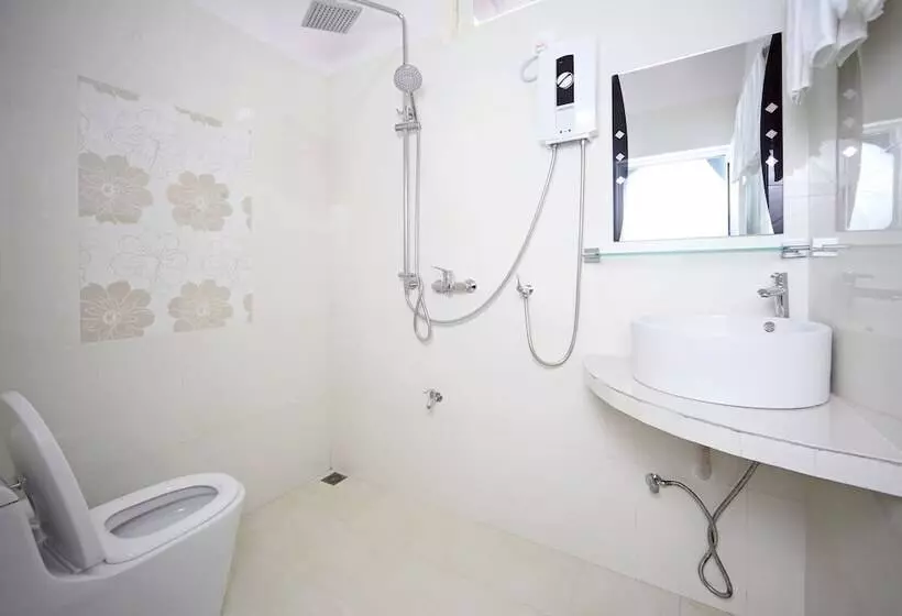 هتل Rasdhoo Coralville