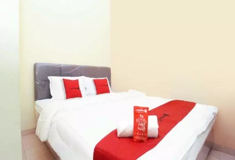 ホテル Reddoorz Syariah Near Universitas Merdeka Malang