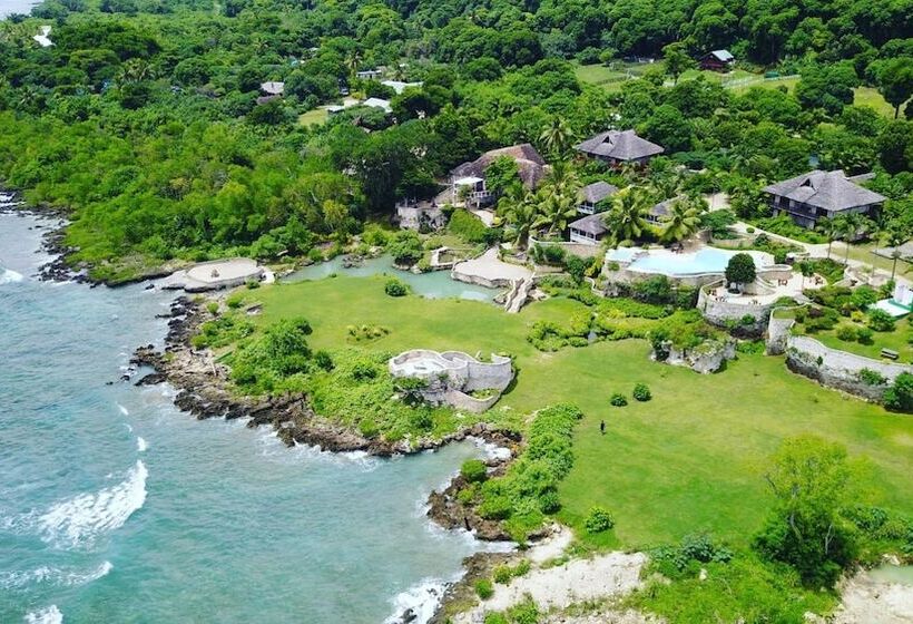 هتل Tanna Evergreen Resort & Tours