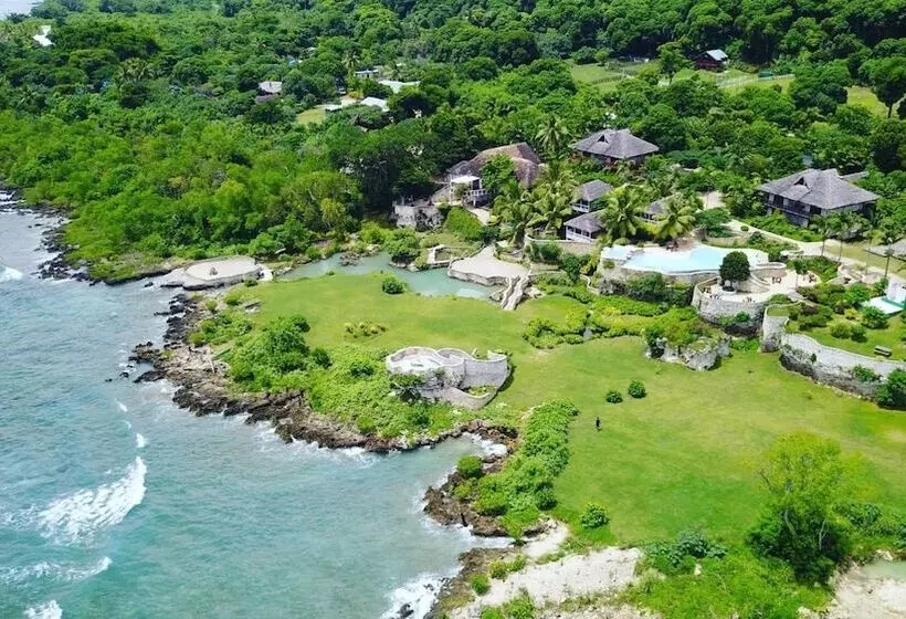 هتل Tanna Evergreen Resort & Tours