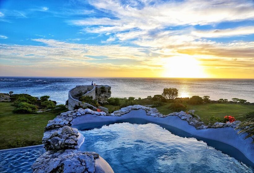 هتل Tanna Evergreen Resort & Tours