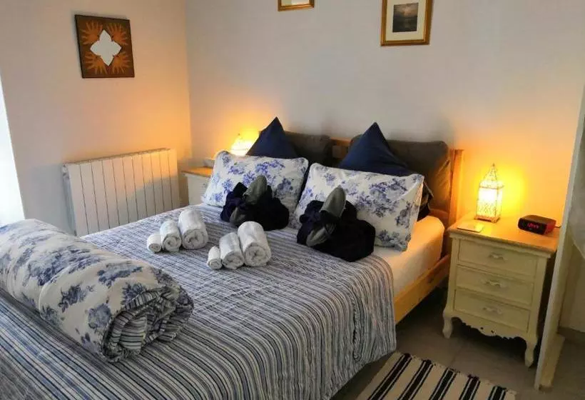 Aamiaismajoitus (B&B) Le Petit Chateau