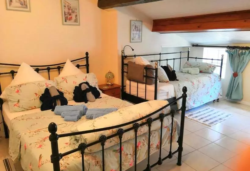 Aamiaismajoitus (B&B) Le Petit Chateau