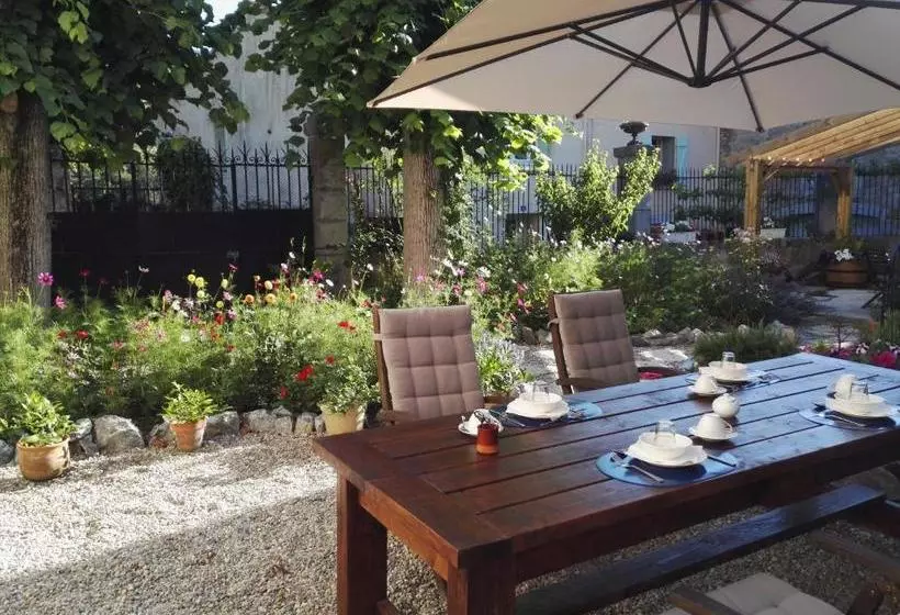 Aamiaismajoitus (B&B) Le Petit Chateau