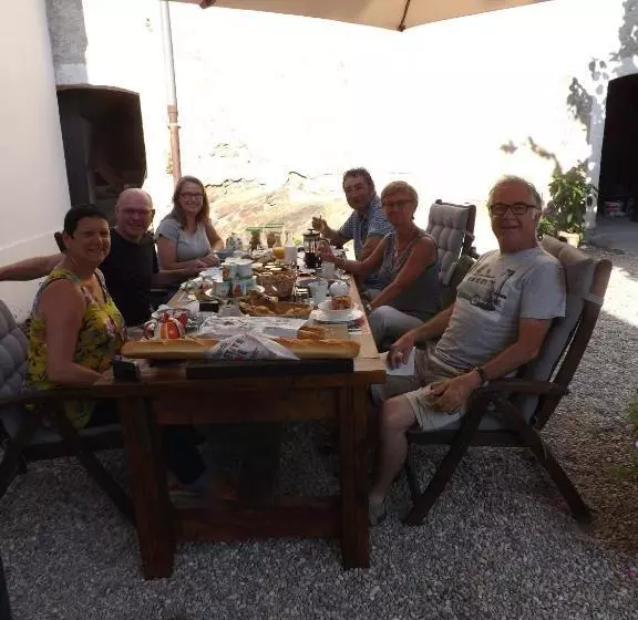 Aamiaismajoitus (B&B) Le Petit Chateau