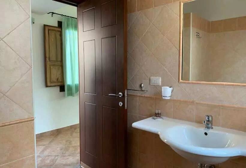 هتل Cort'e Nastasj