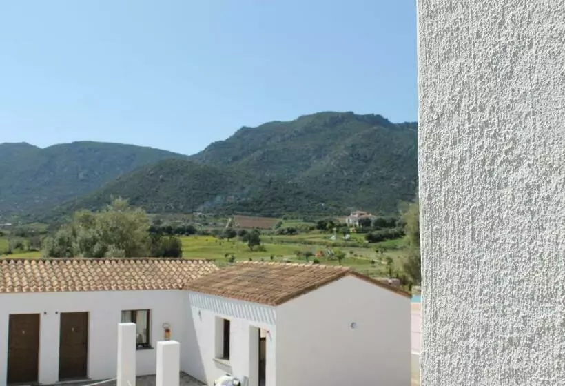 هتل Cort'e Nastasj