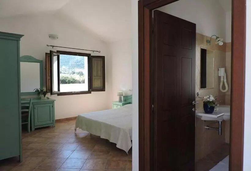 هتل Cort'e Nastasj