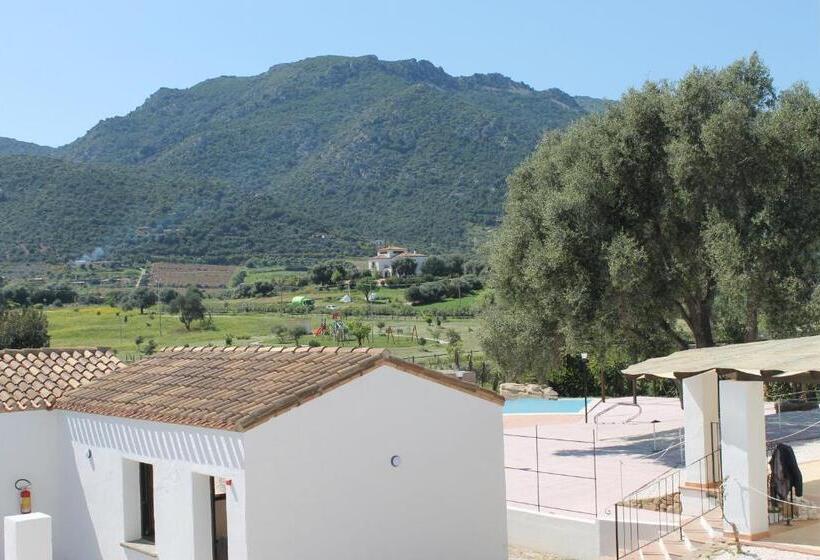 בית מלון כפרי Cort'e Nastasj