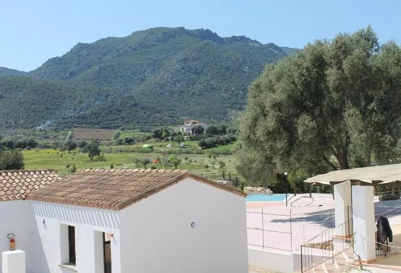 هتل Cort'e Nastasj