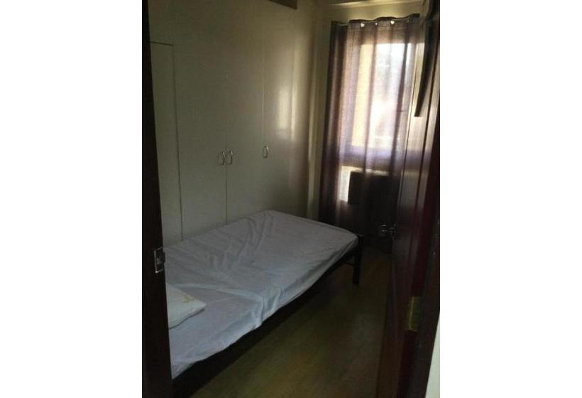 בית מלון כפרי Oyo 794 Regatta Residences