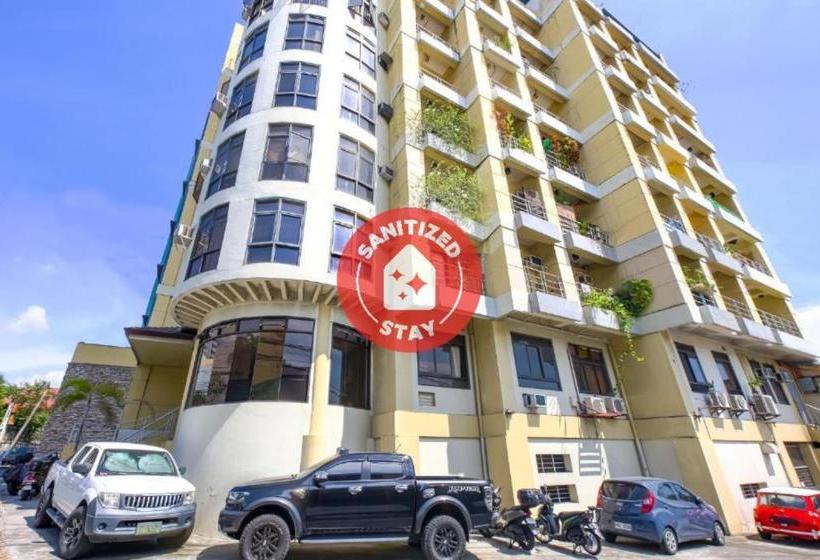 בית מלון כפרי Oyo 794 Regatta Residences