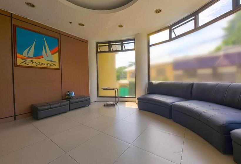 בית מלון כפרי Oyo 794 Regatta Residences