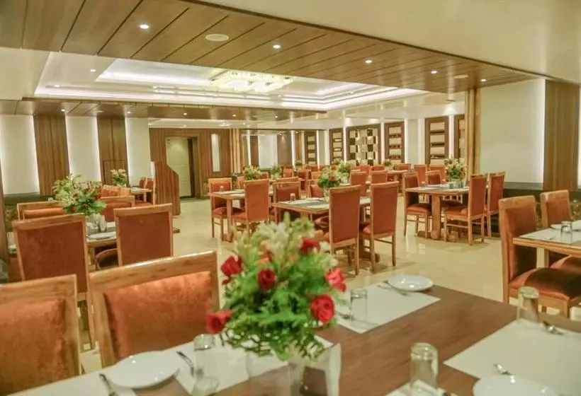 هتل Hira Inn 10mins From Railway Station & Bus Station