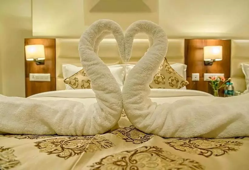 هتل Hira Inn 10mins From Railway Station & Bus Station