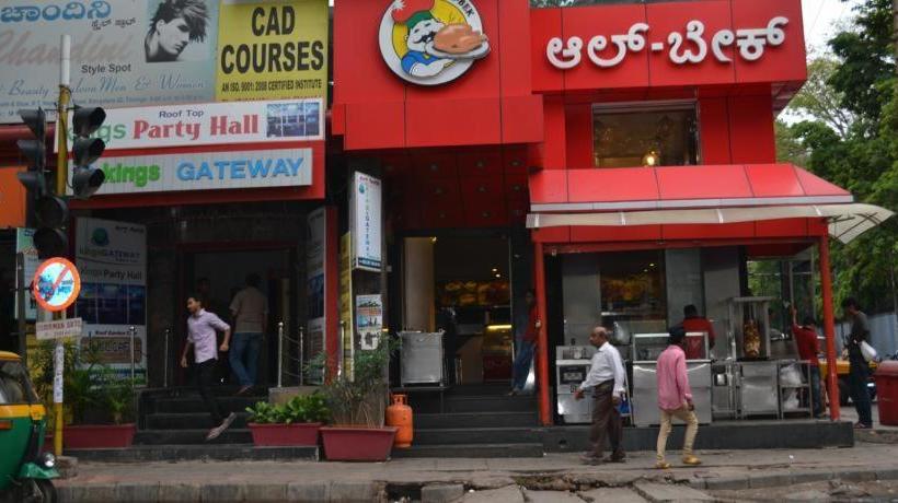 Hotelli Kings Gateway