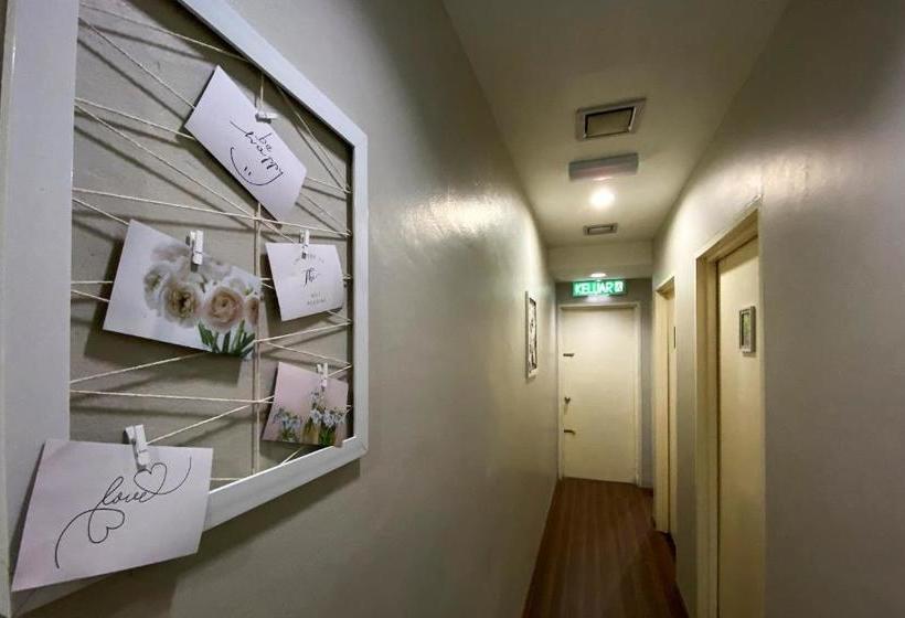 בית מלון כפרי Oyo 90222 Ling S Airbnb