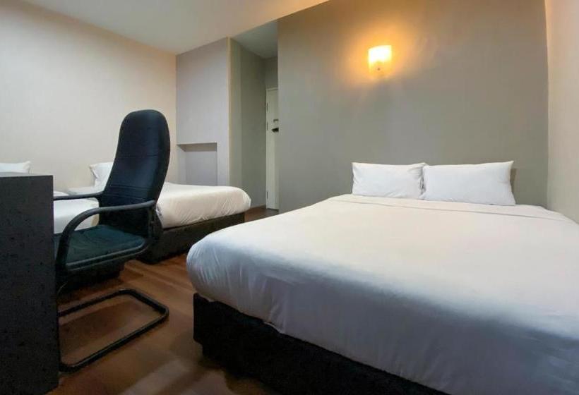 בית מלון כפרי Oyo 90222 Ling S Airbnb