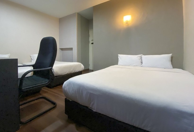 בית מלון כפרי Oyo 90222 Ling S Airbnb