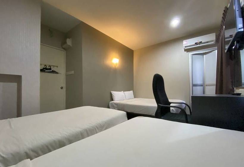 בית מלון כפרי Oyo 90222 Ling S Airbnb