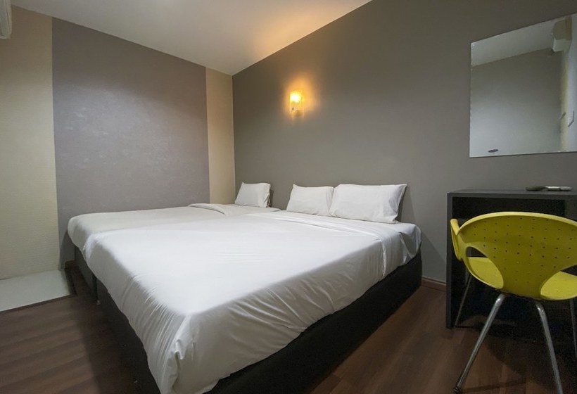 בית מלון כפרי Oyo 90222 Ling S Airbnb