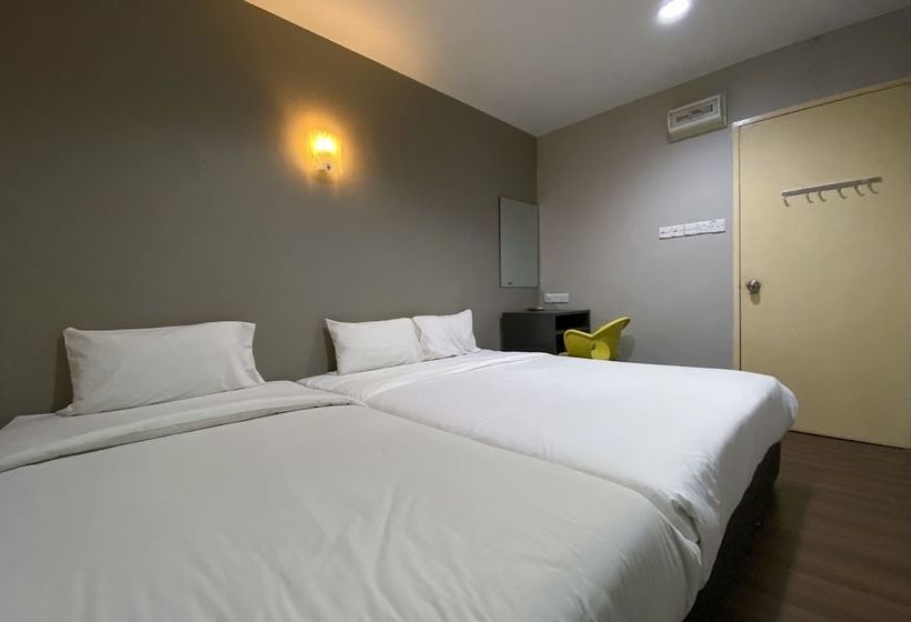 בית מלון כפרי Oyo 90222 Ling S Airbnb