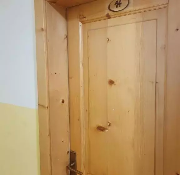 پانسیون Pr` Florjan