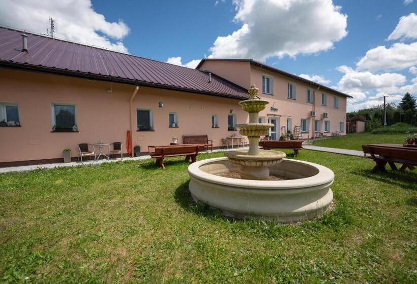 호텔 Pension V Lukách