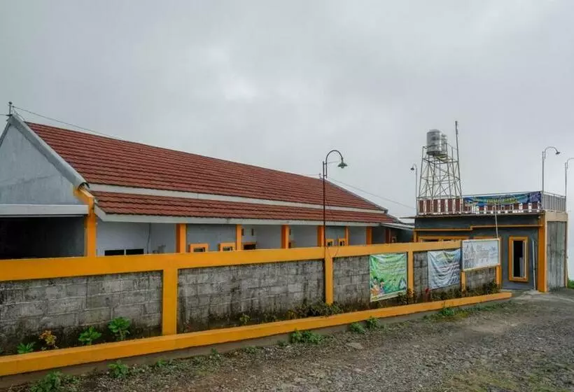 ホテル Reddoorz Near Candi Cetho Karanganyar