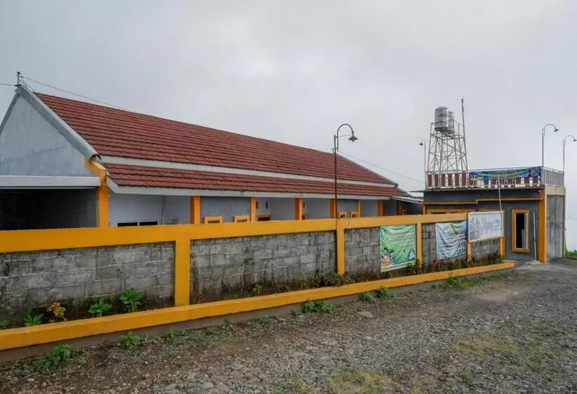 ホテル Reddoorz Near Candi Cetho Karanganyar