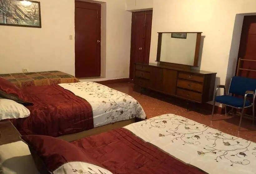 ペンション Hostal La Española Parras