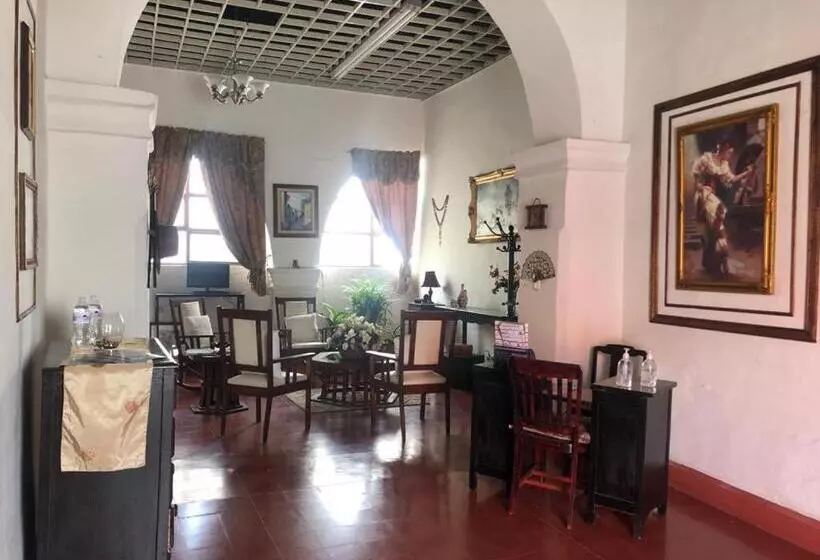 ペンション Hostal La Española Parras