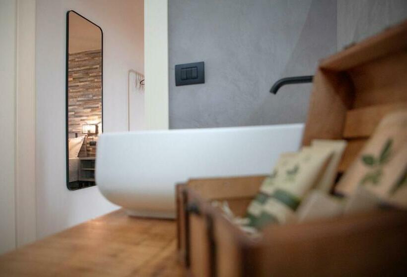 Urban Bed And Breakfast