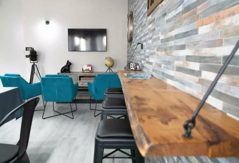Urban Bed And Breakfast