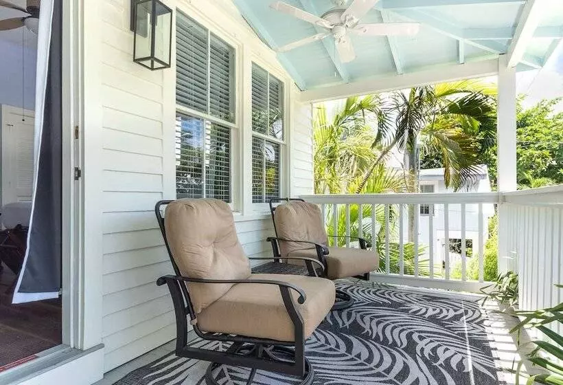 Retkeilymaja The Porch On Frances Inn   Adults Exclusive