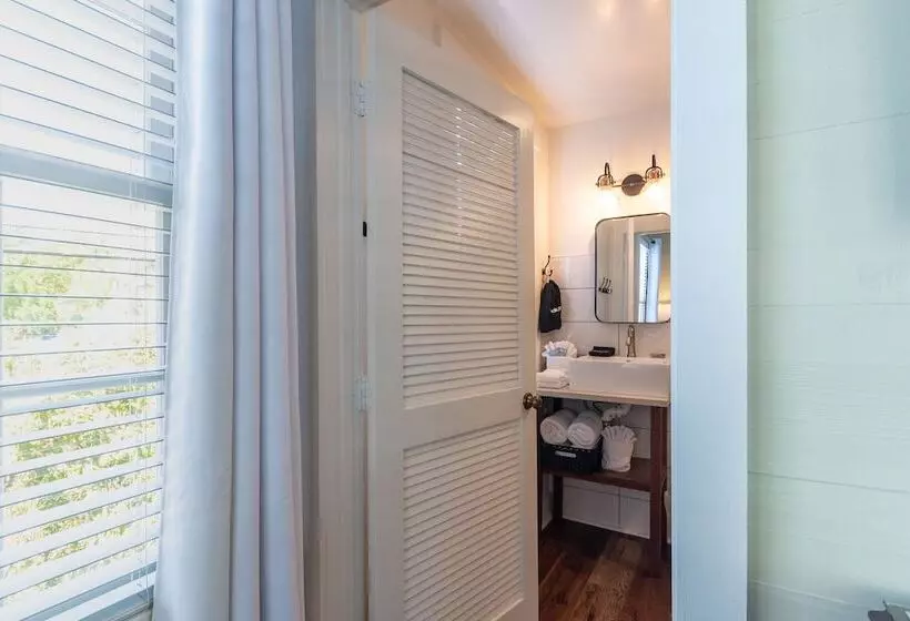 Retkeilymaja The Porch On Frances Inn   Adults Exclusive