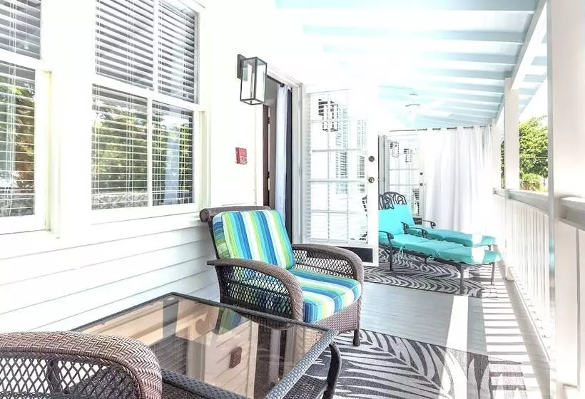 Retkeilymaja The Porch On Frances Inn   Adults Exclusive