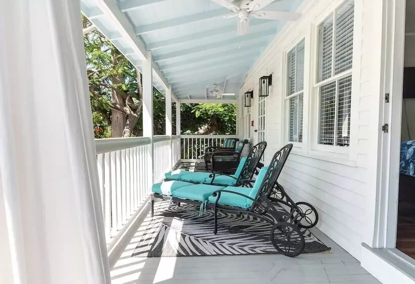 Retkeilymaja The Porch On Frances Inn   Adults Exclusive