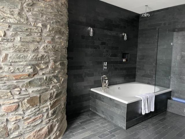 Duncraig Castle Bed And Breakfast