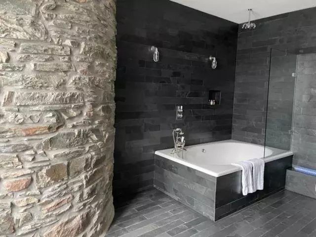 Duncraig Castle Bed And Breakfast