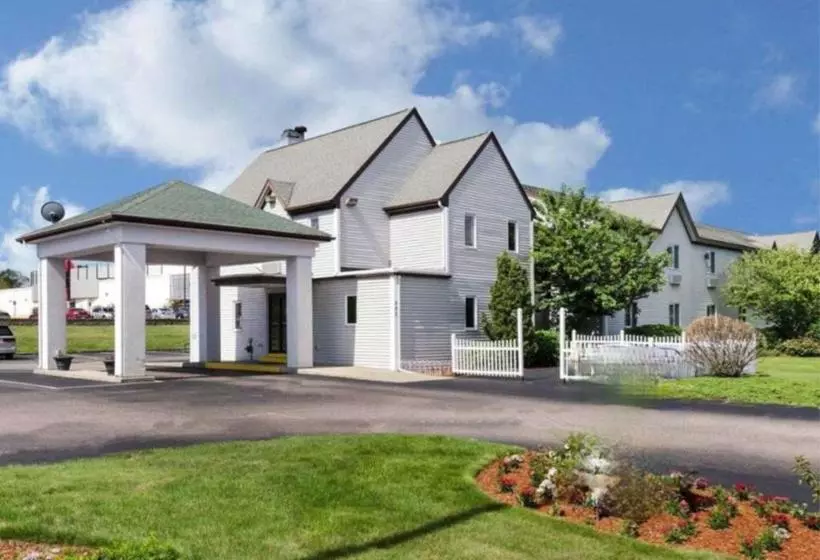 هتل Residences At Solomon Pond