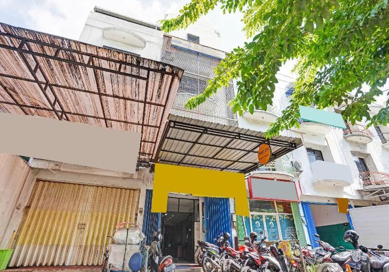 Otel Spot On 90403 Gosepa Ngagel